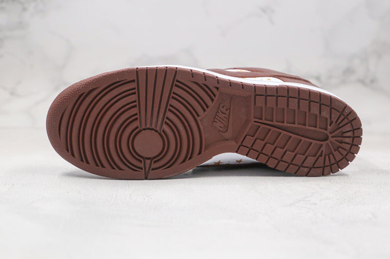 Nike SB Dunk Low Supreme Stars Barkroot Brown