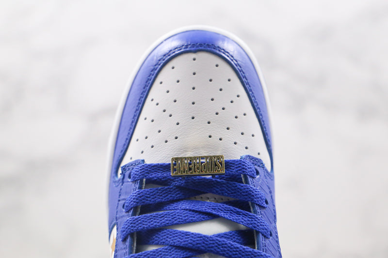 Nike SB Dunk Low Supreme Stars Hyper Royal