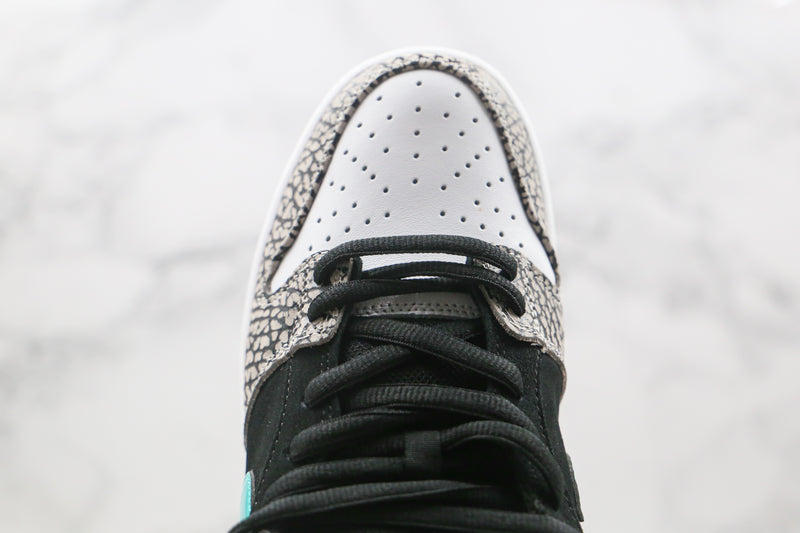 Nike SB Dunk Low atmos Elephant