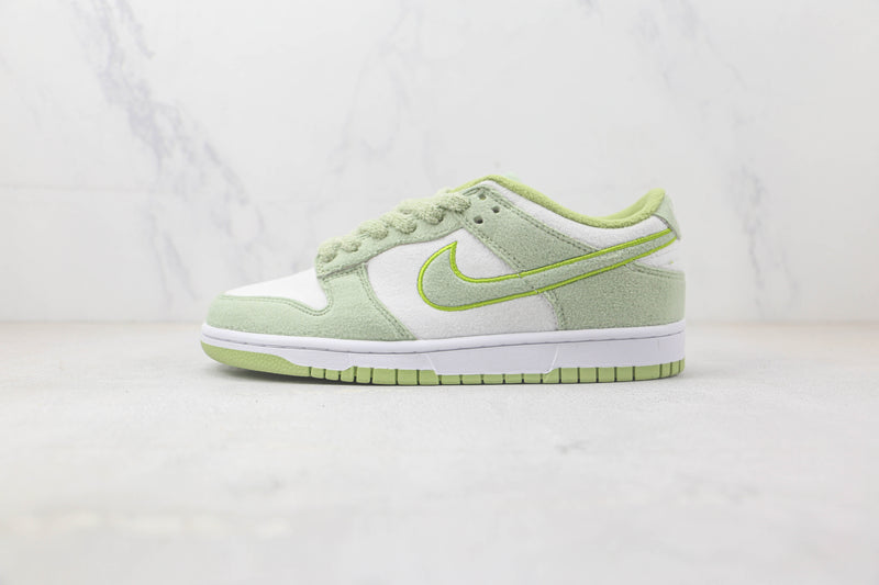 Nike Dunk Low SE Fleece Pack Honeydew