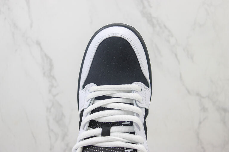 Nike SB Dunk Low TIGHTBOOTH