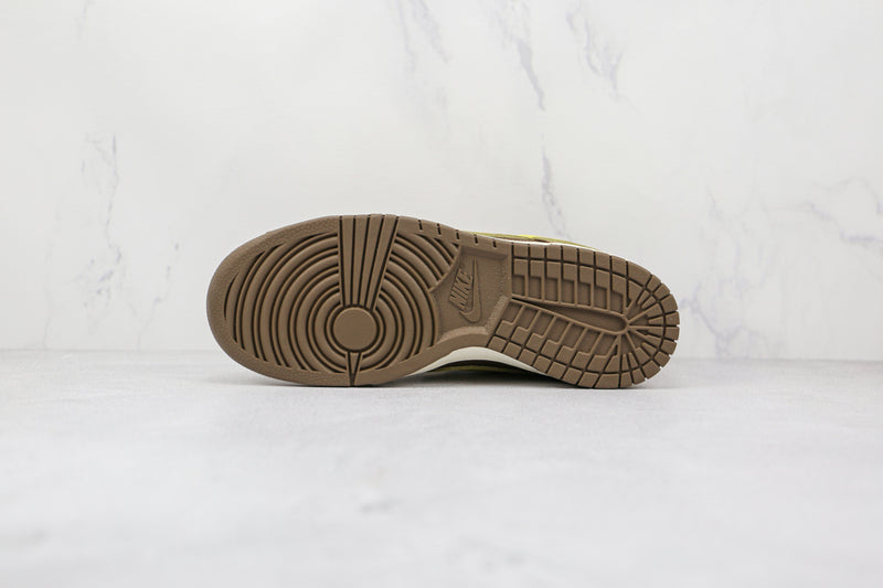 Nike Dunk Low SP Undefeated Canteen